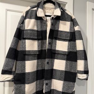 Abercrombie & Fitch Black and Cream Checkered Jacket